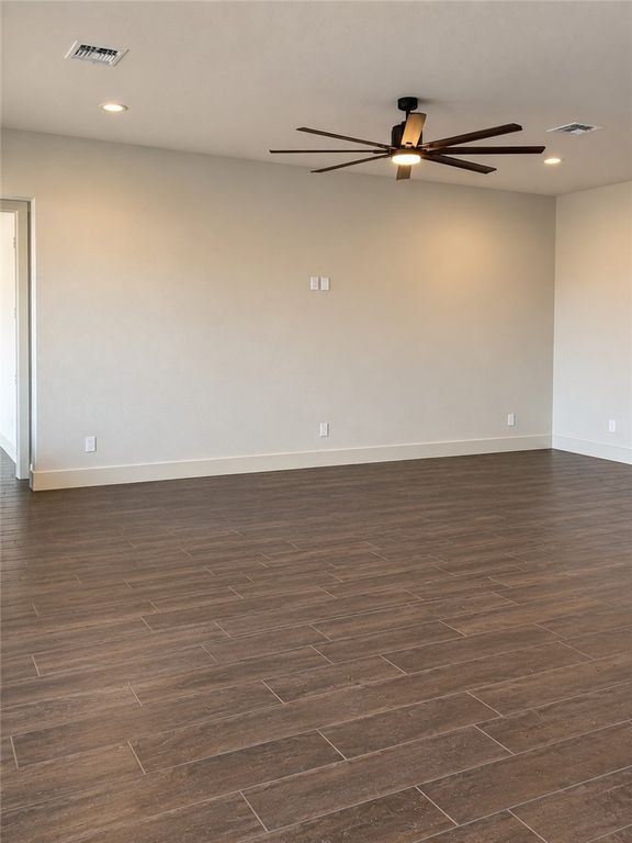 1426 Lois Chesney, Corpus Christi, TX 78415 — photo 4