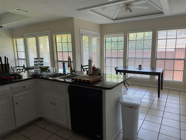 7314 HIGHLAND GLEN TRL, Dallas, TX 75248