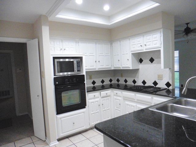 7314 HIGHLAND GLEN TRL, Dallas, TX 75248