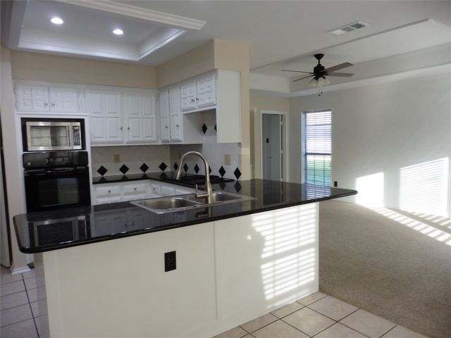 7314 HIGHLAND GLEN TRL, Dallas, TX 75248