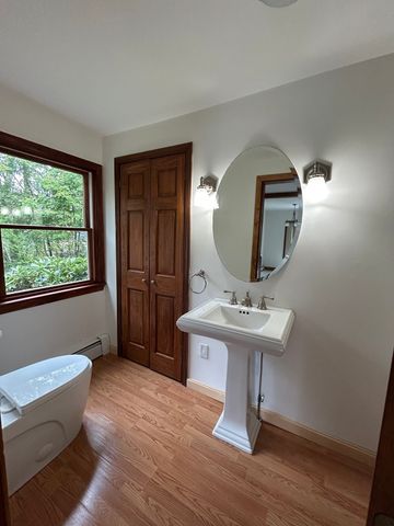 4 Great Road R, Bedford, MA 01730