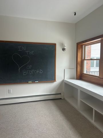 4 Great Road R, Bedford, MA 01730