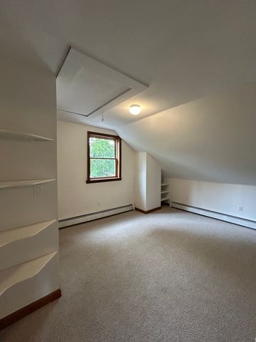 4 Great Road R, Bedford, MA 01730