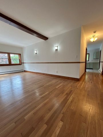 4 Great Road R, Bedford, MA 01730