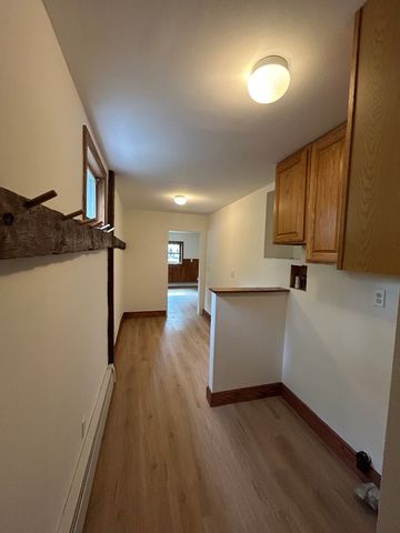 4 Great Road R, Bedford, MA 01730