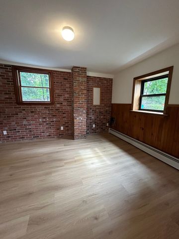 4 Great Road R, Bedford, MA 01730