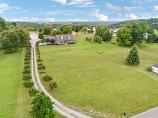 6683 E Benton Road, Springfield, TN 37172