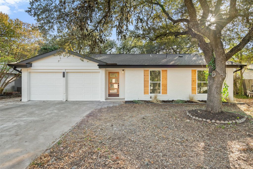 7729 Croftwood DR, Austin, TX 78749