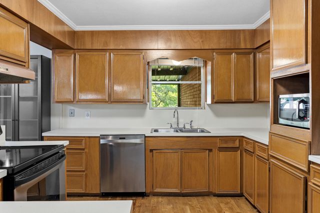 1110 Hollybluff ST, Austin, TX 78753