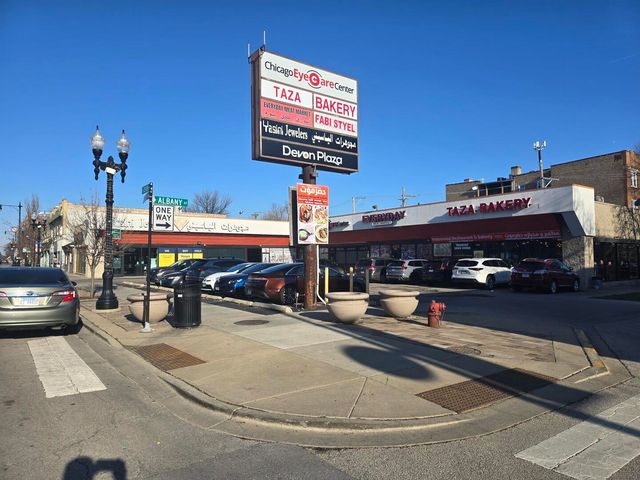 3102 W Devon Avenue, Chicago, IL 60659