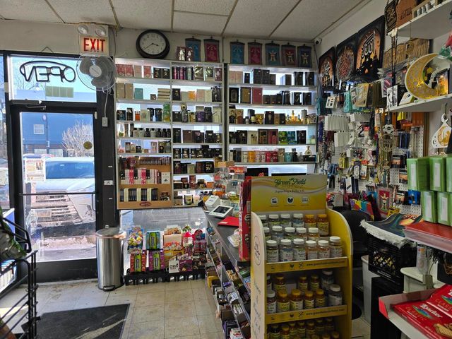 3102 W Devon Avenue, Chicago, IL 60659