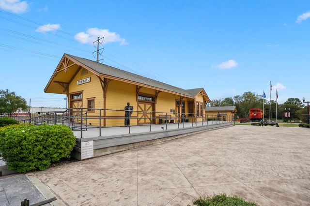 628 Foster Street, Tomball, TX 77375