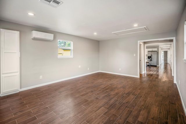 628 Foster Street, Tomball, TX 77375