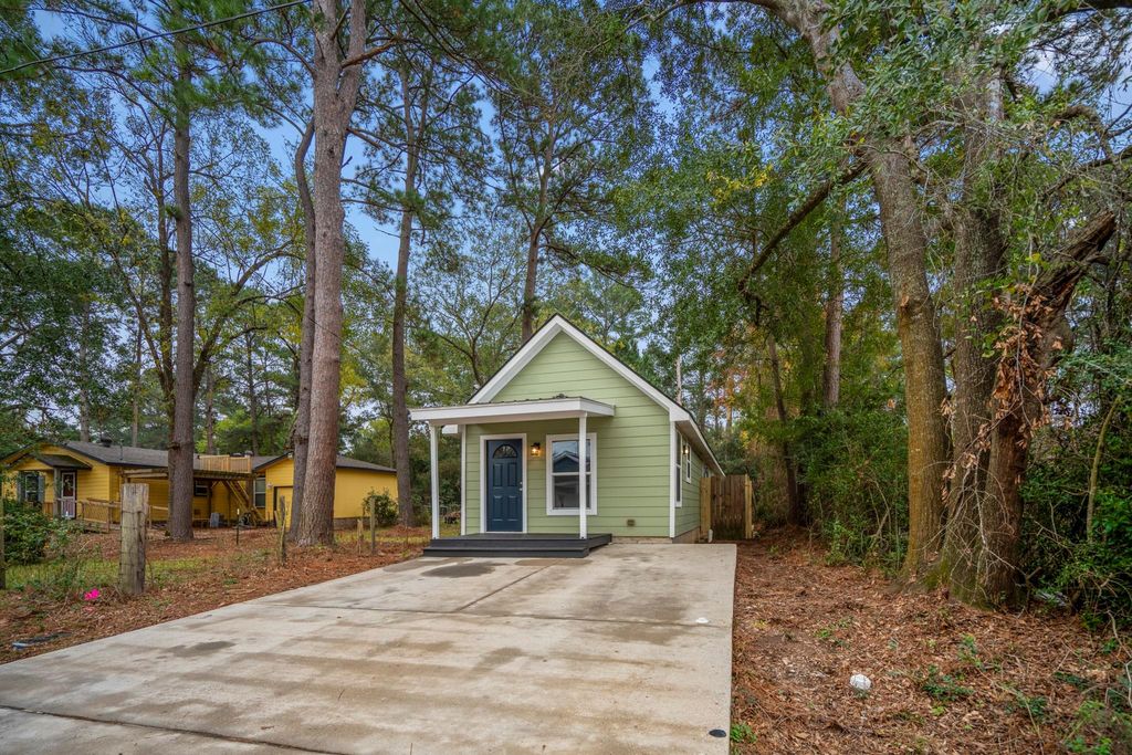 628 Foster Street, Tomball, TX 77375