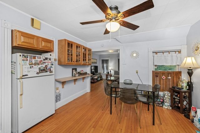 38 E Foster 2, Melrose, MA 02176