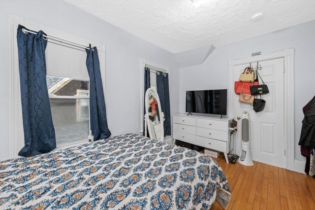 38 E Foster 2, Melrose, MA 02176
