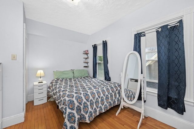 38 E Foster 2, Melrose, MA 02176