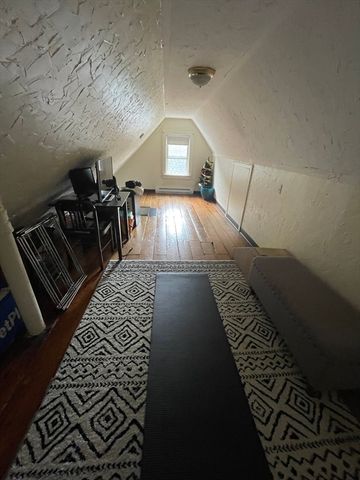 38 E Foster 2, Melrose, MA 02176