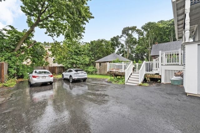 38 E Foster 2, Melrose, MA 02176