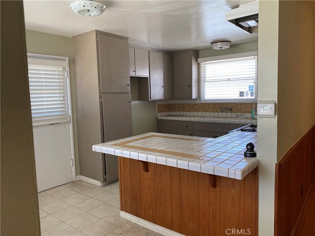 Image 5 of property listing at 5117 E Flagstone, Long Beach, CA 90808