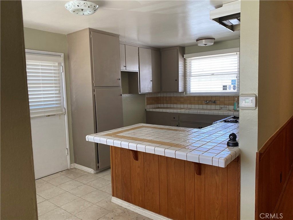 Image 6 of property listing at 5117 E Flagstone, Long Beach, CA 90808