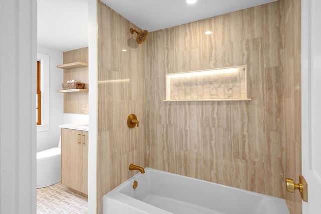 8 Pine Tree Drive, Wareham, MA 02532