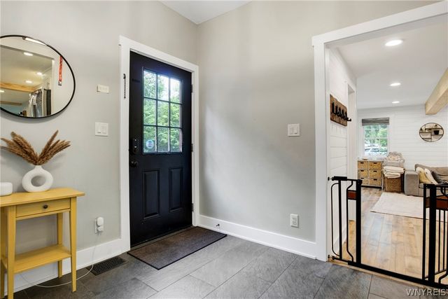 205 Elmhurst Drive, Orchard Park, NY 14127