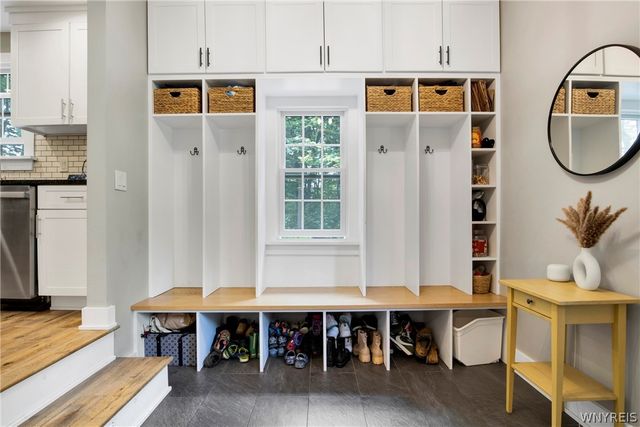 205 Elmhurst Drive, Orchard Park, NY 14127