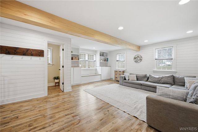 205 Elmhurst Drive, Orchard Park, NY 14127