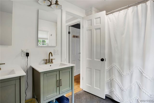 205 Elmhurst Drive, Orchard Park, NY 14127