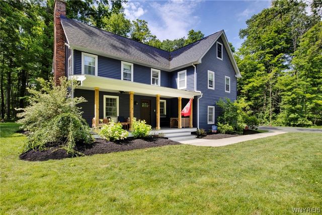 205 Elmhurst Drive, Orchard Park, NY 14127