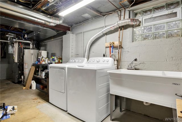 205 Elmhurst Drive, Orchard Park, NY 14127