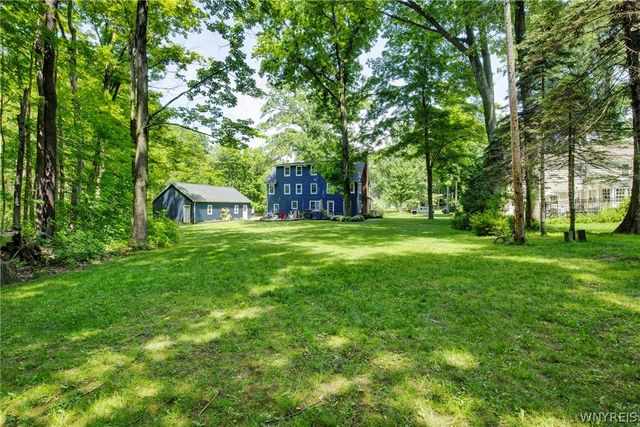 205 Elmhurst Drive, Orchard Park, NY 14127