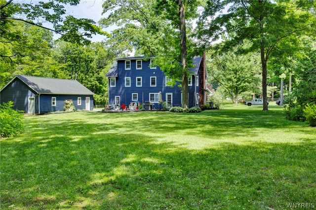 205 Elmhurst Drive, Orchard Park, NY 14127