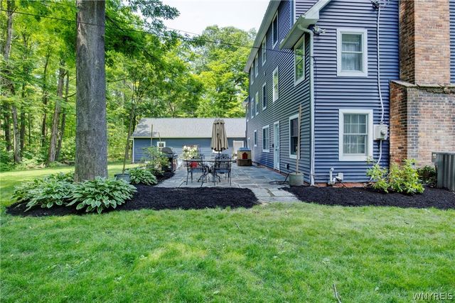 205 Elmhurst Drive, Orchard Park, NY 14127