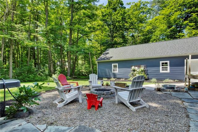 205 Elmhurst Drive, Orchard Park, NY 14127