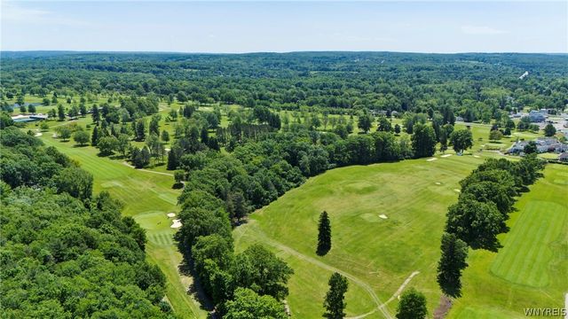 205 Elmhurst Drive, Orchard Park, NY 14127