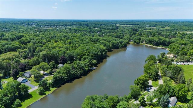 205 Elmhurst Drive, Orchard Park, NY 14127