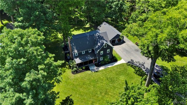 205 Elmhurst Drive, Orchard Park, NY 14127