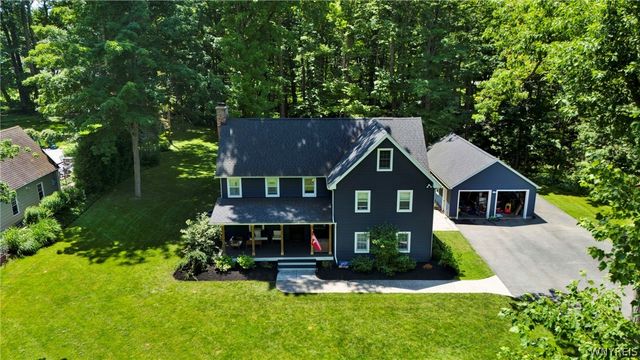 205 Elmhurst Drive, Orchard Park, NY 14127