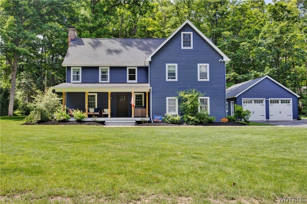 205 Elmhurst Drive, Orchard Park, NY 14127