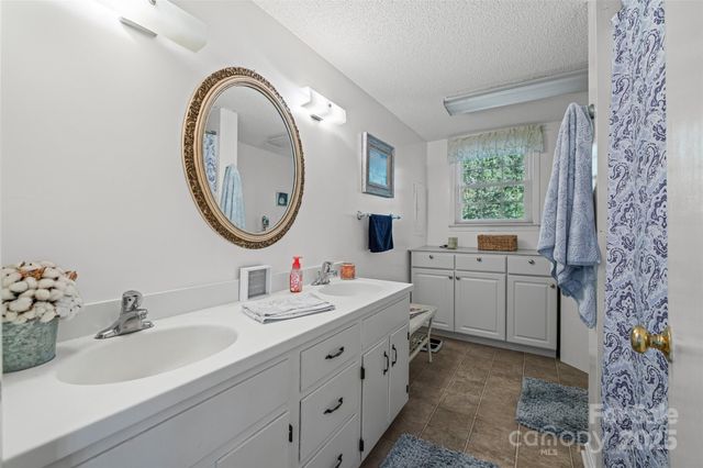 201 Price Place Lane, York, SC 29745
