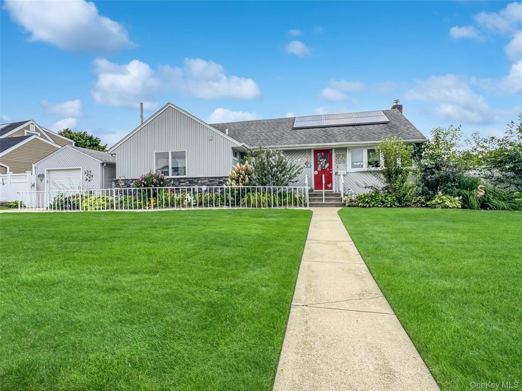 2810 Charles Road, Wantagh, NY 11793 — exterior