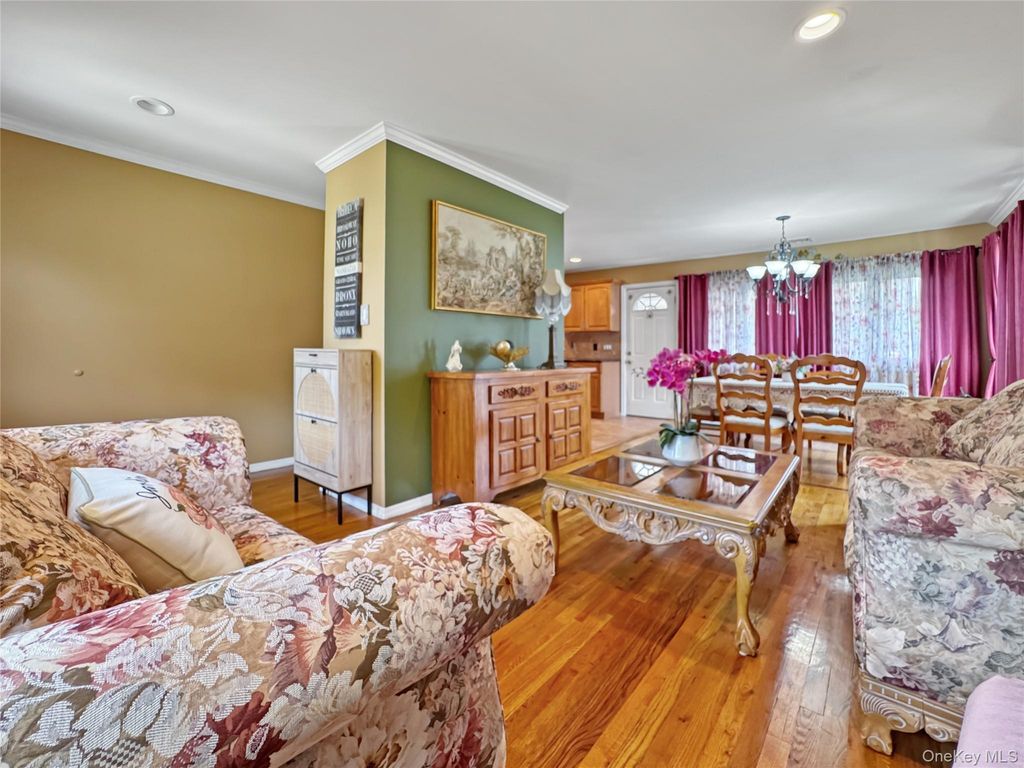 2810 Charles Road, Wantagh, NY 11793 — photo 4