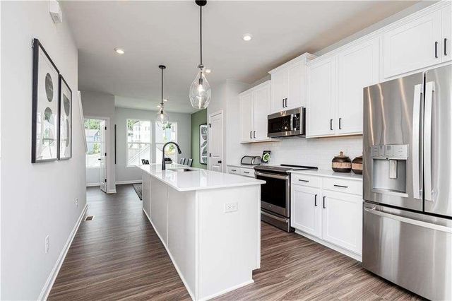 1422 Creekside Circle, Atlanta, GA 30318