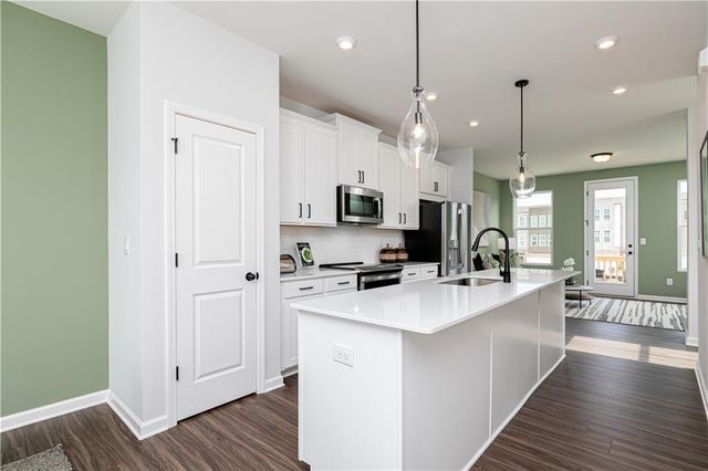 1422 Creekside Circle, Atlanta, GA 30318