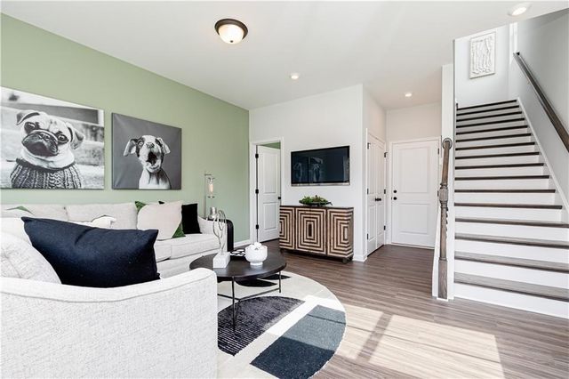 1422 Creekside Circle, Atlanta, GA 30318