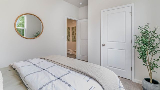 10 CHARTER CV, Oakland, TN 38060