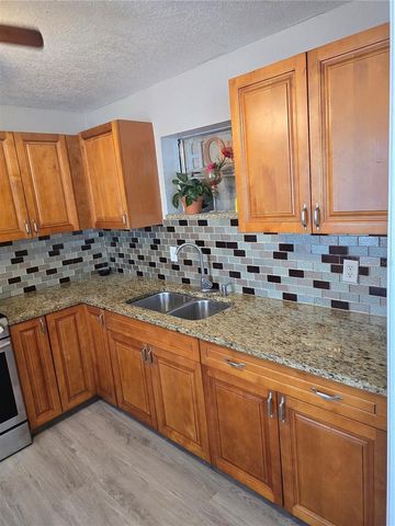 2538 W HIAWATHA STREET, Tampa, FL 33614