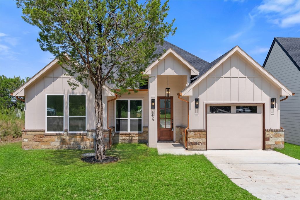 5809 Black Pine Circle, Granbury, TX 76048